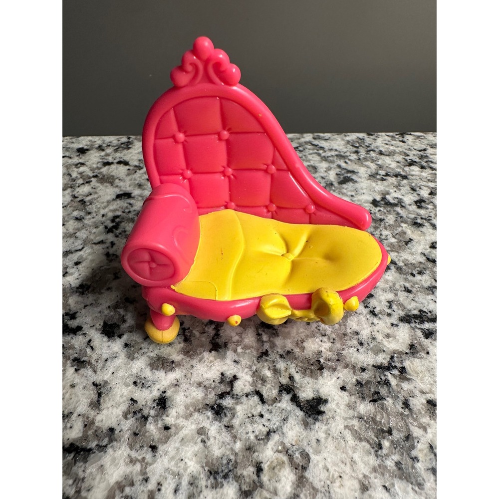 Hasbro Littlest Pet Shop Pink Yellow‎ Chaise Lounge Doll Furniture Accessory